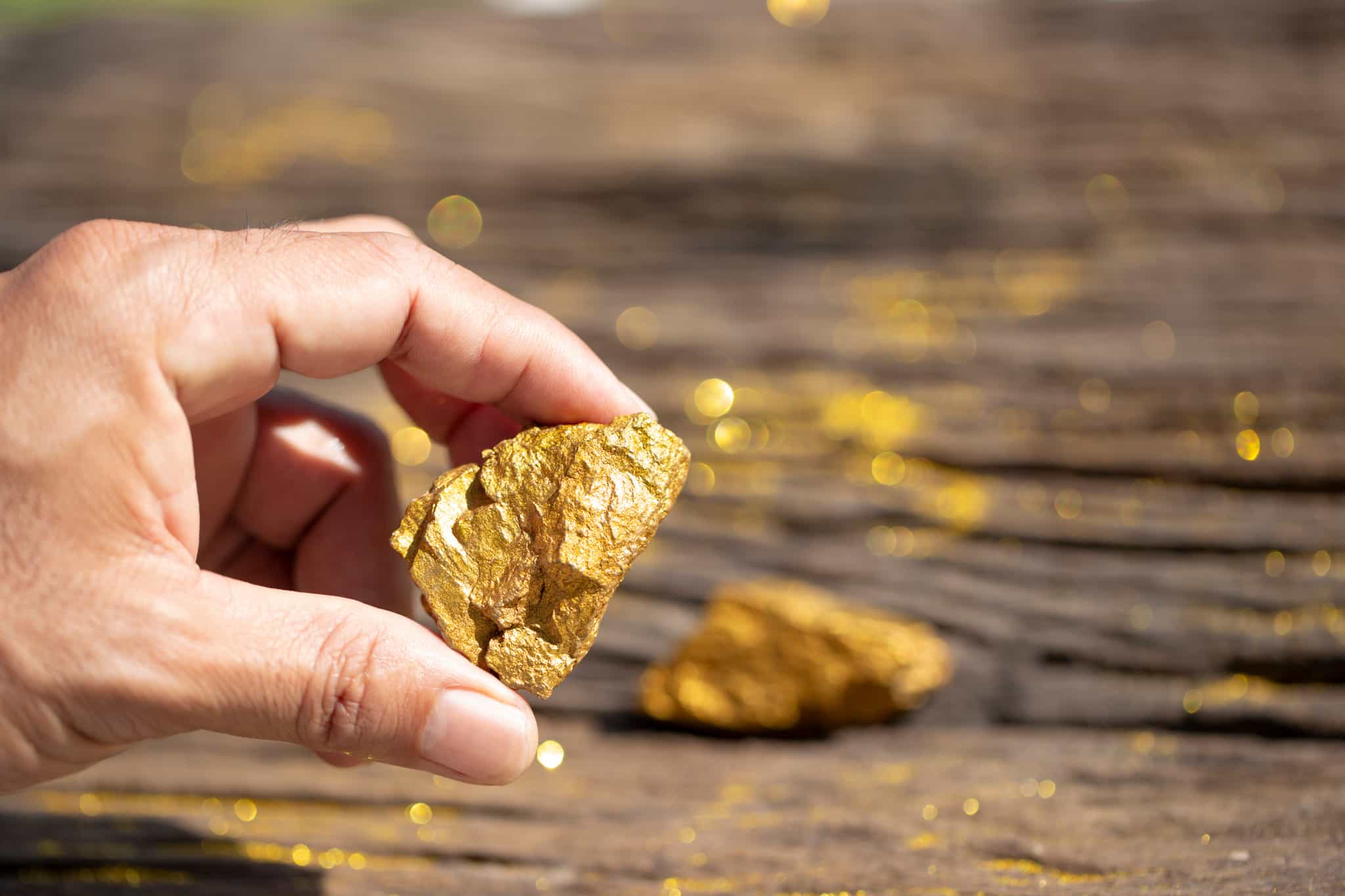 Gold rebounds from six-month low but rate-hike fears cap gains