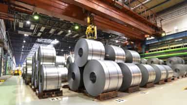 Aluminium up as focus shifts back to shortages, sliding stocks
